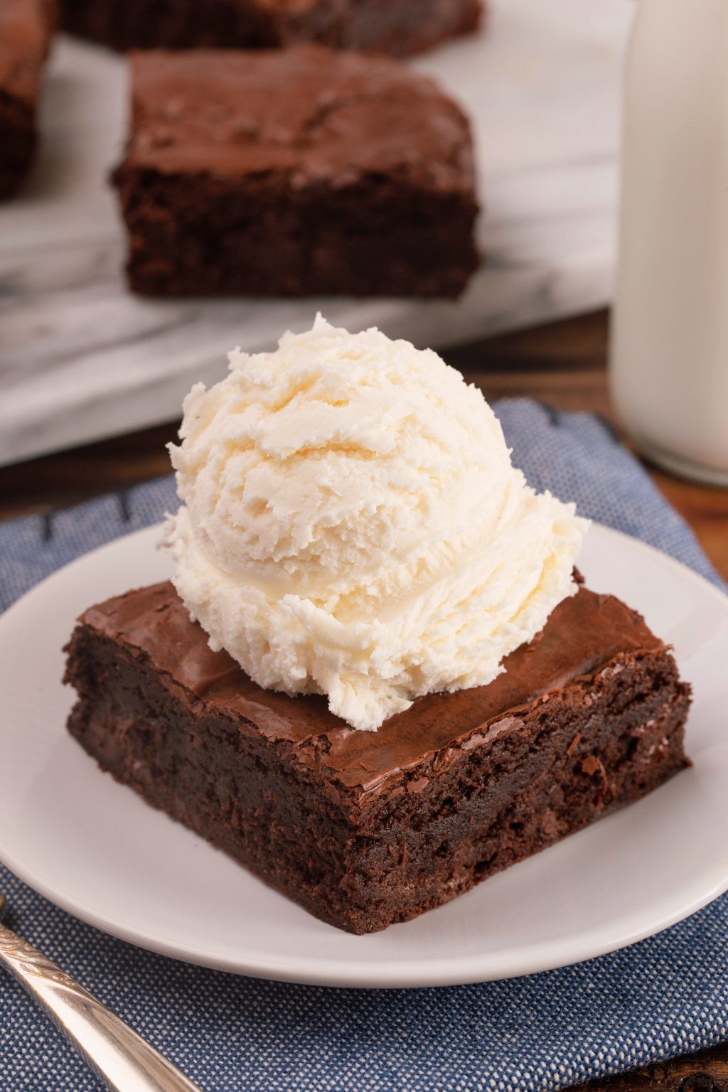 Easy-Breezy Brownies to Pair With Ice Cream - Porrelli